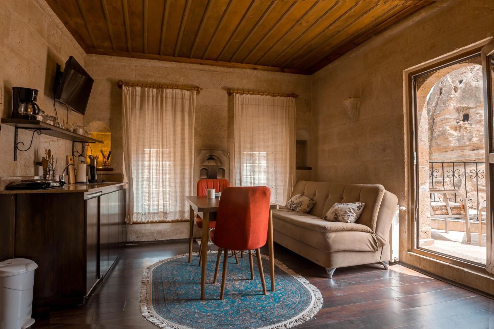 Adelya Cave Hotel Apartments Göreme Bilik gambar