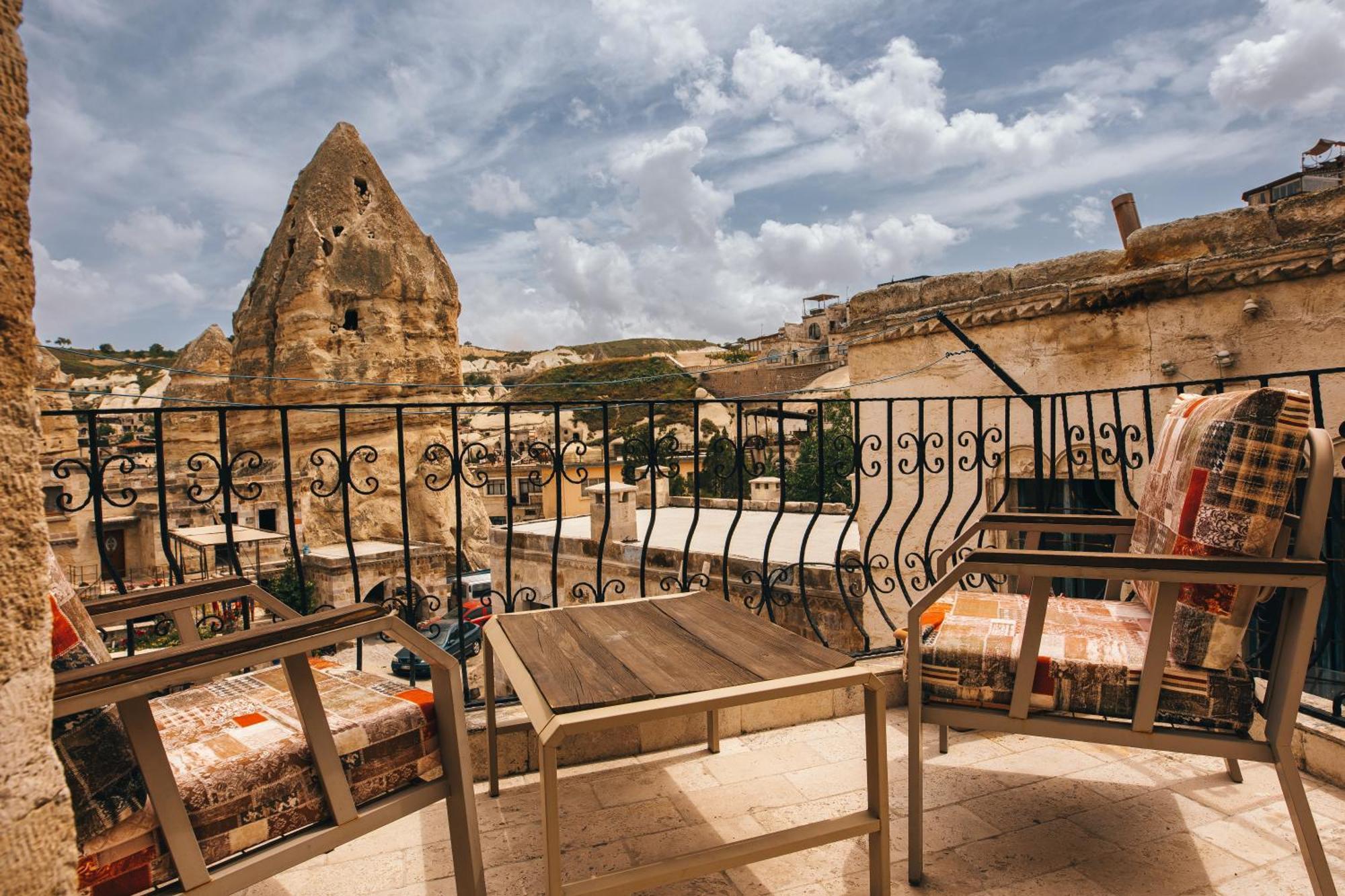 Adelya Cave Hotel Apartments Göreme Bilik gambar